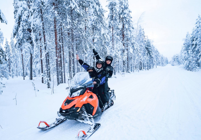 Rong ruổi trong những khu rừng phủ tuyết trắng xóa