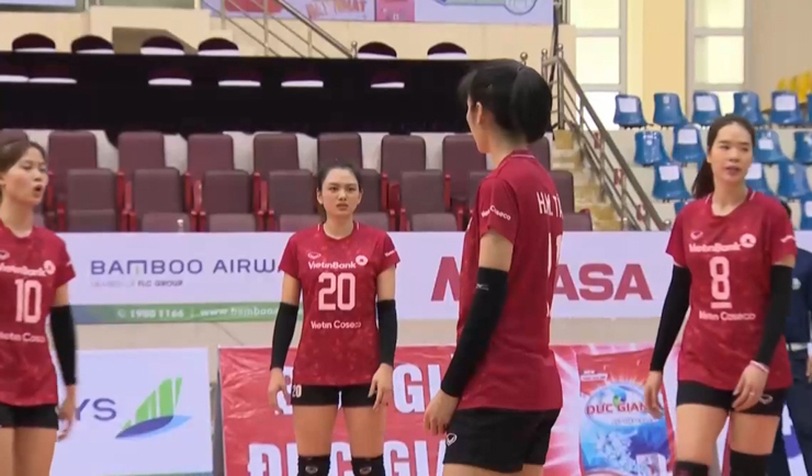 Cô trò HLV Phạm Kim Huệ nhận cú sốc ở giải bóng chuyền vô địch quốc gia - 1