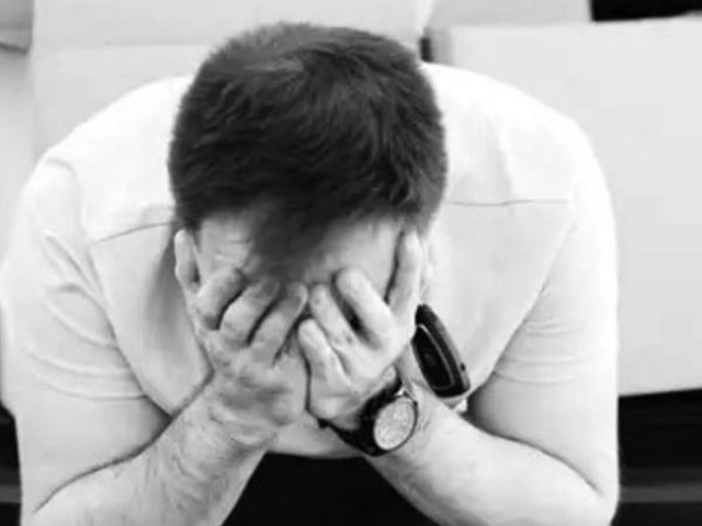 Bạn trẻ - Cuộc sống - Mải nhắn tin với tình cũ, chồng đẩy gia đình vào bi kịch