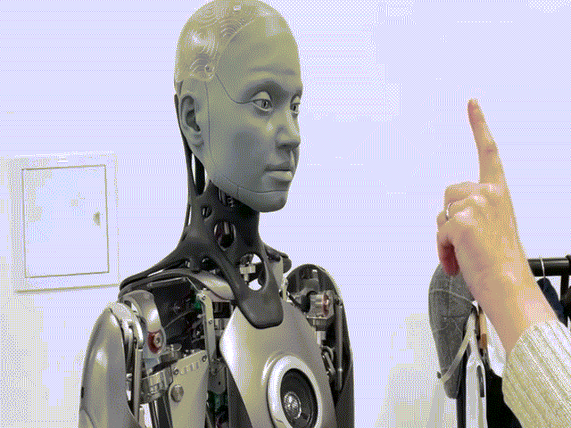 Thế giới - Video: Robot hình người phản ứng bực bội vì bị đụng chạm 'vùng nhạy cảm'