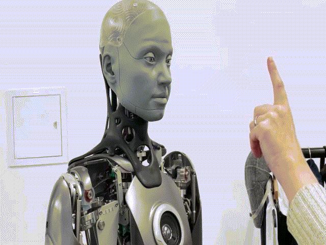 Thế giới - Video: Robot hình người phản ứng bực bội vì bị đụng chạm 'vùng nhạy cảm'