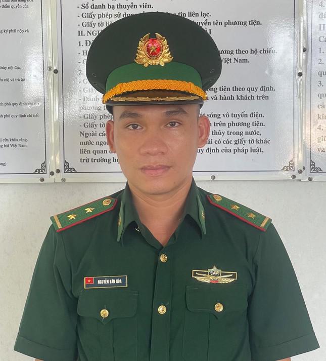 Trung úy Nguyễn Văn Hòa.