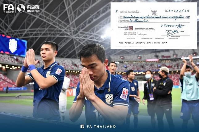 LĐBĐ Thái Lan chuyển thẳng 7 tỷ đồng vào tài khoản cầu thủ sau trận thắng Việt Nam - 1
