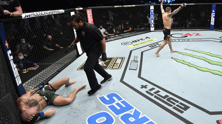 Cú knock-out MMA đỉnh nhất 2021: McGregor gãy chân, đấm "đổ cây" sấm sét - 1