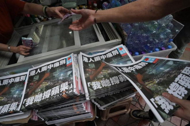 Nhật báo Apple Daily của Hong Kong ngừng hoạt động sau 26 năm. Ảnh: FELIX WONG