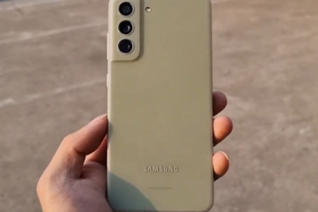 HOT: Đã có video trên tay đầu tiên của Galaxy S21 FE 5G