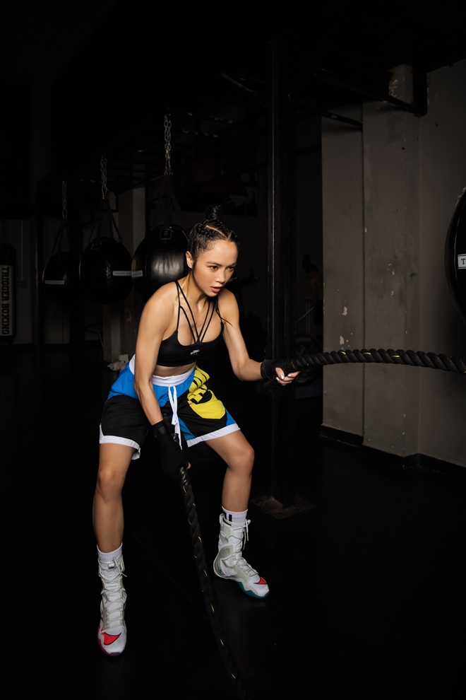 Rũ bỏ "nàng Quyên" yếu đuối, Vũ Ngọc Anh đốt mắt với hình tượng boxing girl nóng bỏng - 12