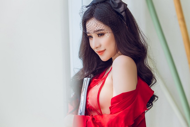 Trên trang cá nhân, hot girl 9X thường xuyên đăng tải hình ảnh đời thường.
