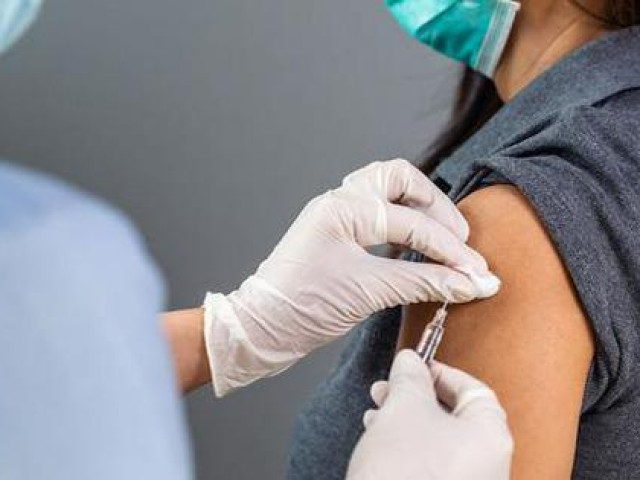 Sức khỏe đời sống - Vaccine COVID-19 vẫn là "tấm khiên" hiệu quả phòng ngừa SARS-CoV-2