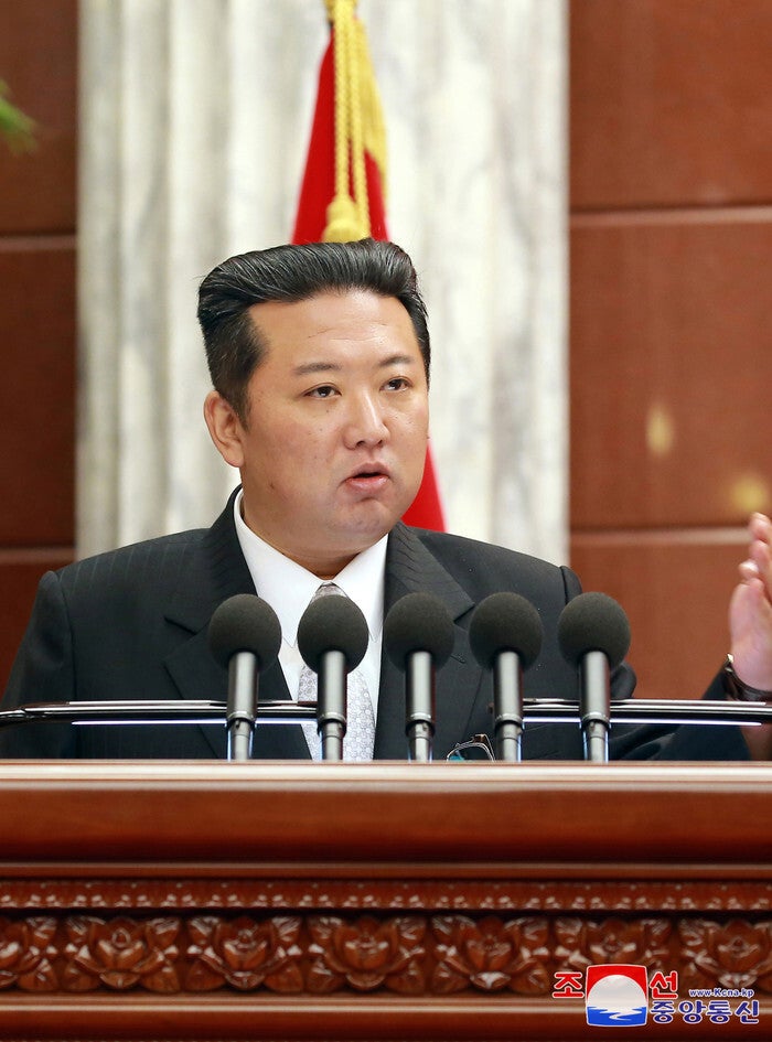 Ông Kim Jong Un đã gầy đi rất nhiều trong lần xuất hiện mới nhất (ảnh: KCNA)