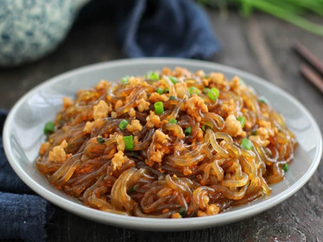 Ẩm thực - Miến xào thịt băm theo cách này sợi mềm dai, không bết dính, cực hấp dẫn