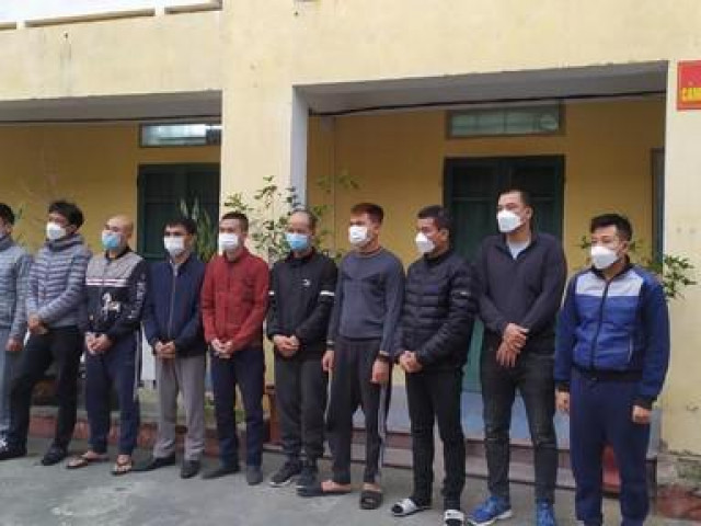 Pháp luật - Đánh sập đường dây cá độ 8.400 tỷ đồng, thu nhiều vũ khí "nóng"