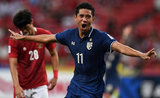 Thái Lan áp đảo hoàn toàn Indonesia trong trận chung kết lượt đi AFF Cup 2020.