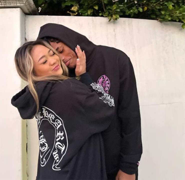 Sunisa Lee hẹn hò với cầu thủ bóng bầu dục sinh viên Jaylen Smith