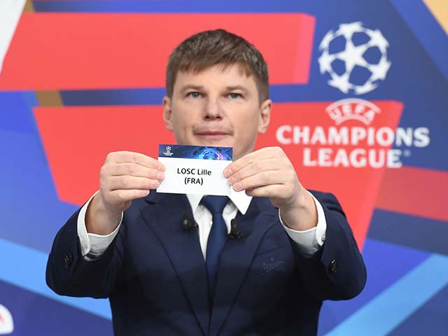 Huyền thoại&nbsp;&nbsp;Andrey Arshavin trợ giúp lễ bốc thăm