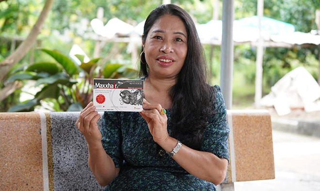 Bí quyết tóc mọc lên tua tủa của cô Hương