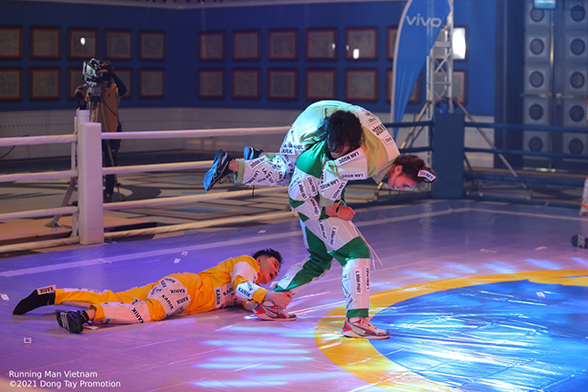 Anh chàng xót xa khi Lan Ngọc bị Liên Bỉnh Phát nhấc bổng, kéo lê