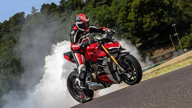 4. Ducati Streetfighter V2
