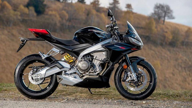 8. Aprilia Tuono 660 Factory
