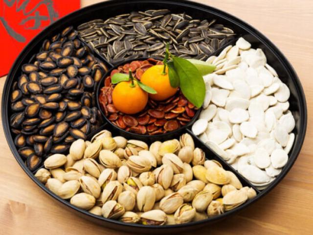 Ẩm thực - Chuyên gia thực phẩm hướng dẫn cách chọn các loại hạt dưa, hạt bí, hạt hướng dương