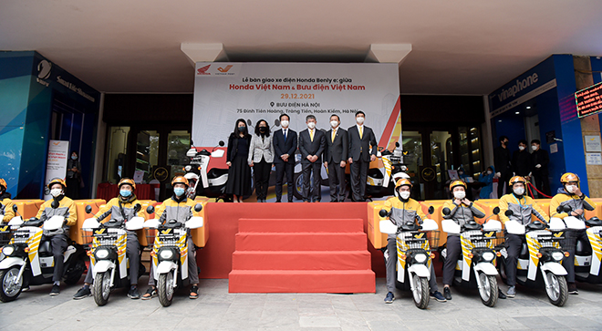 HVN cùng Vietnam Post triển khai thí điểm dự án sử dụng xe điện giao hàng