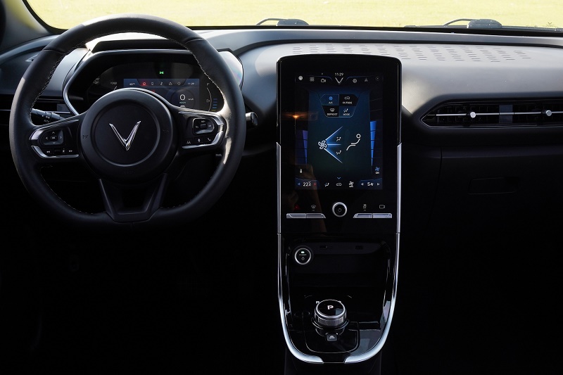 VinFast VF e34 vs Kia Seltos: Xe điện tầm giá 700 triệu đồng có gì cạnh tranh SUV "quốc dân"? - 5