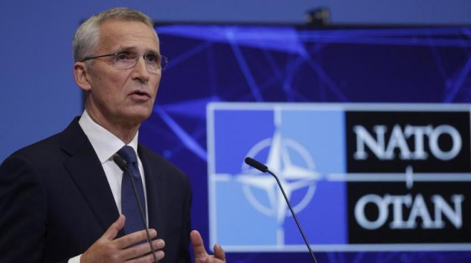 Tổng thư ký NATO - ông Jens Stoltenberg phát biểu trong cuộc họp báo về việc Nga sáp nhập 4 khu vực của Ukraine tại trụ sở liên minh ở Brussels (Bỉ) ngày 30-9. Ảnh: AP