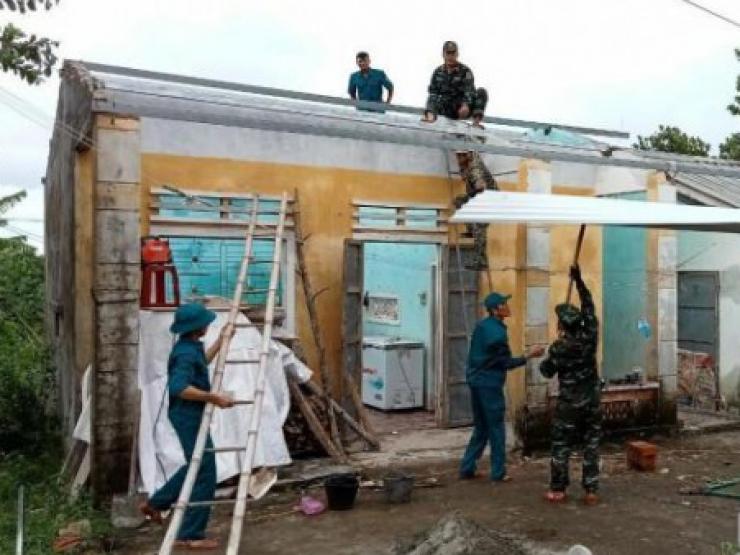 Tin tức trong ngày - Tình nghĩa xóm làng bên trong những ngôi nhà dựng lên sau bão Noru