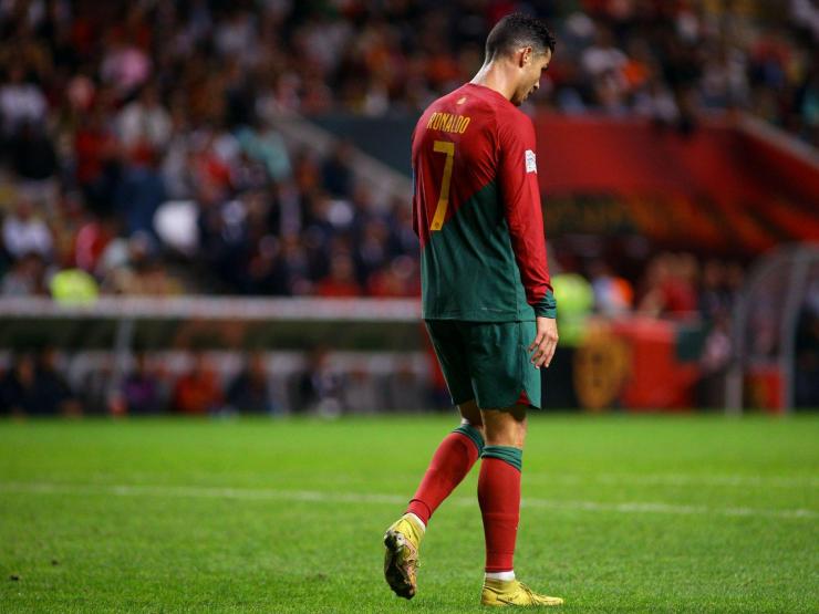 Bóng đá - Tin mới nhất bóng đá tối 1/10: Ronaldo bị loại khỏi ảnh đại diện World Cup