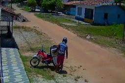 Phi thường - kỳ quặc - Video: Shipper hoang mang vì hộp đồ ăn bỗng dưng "bốc hơi", "thủ phạm" khiến nhiều người ngỡ ngàng