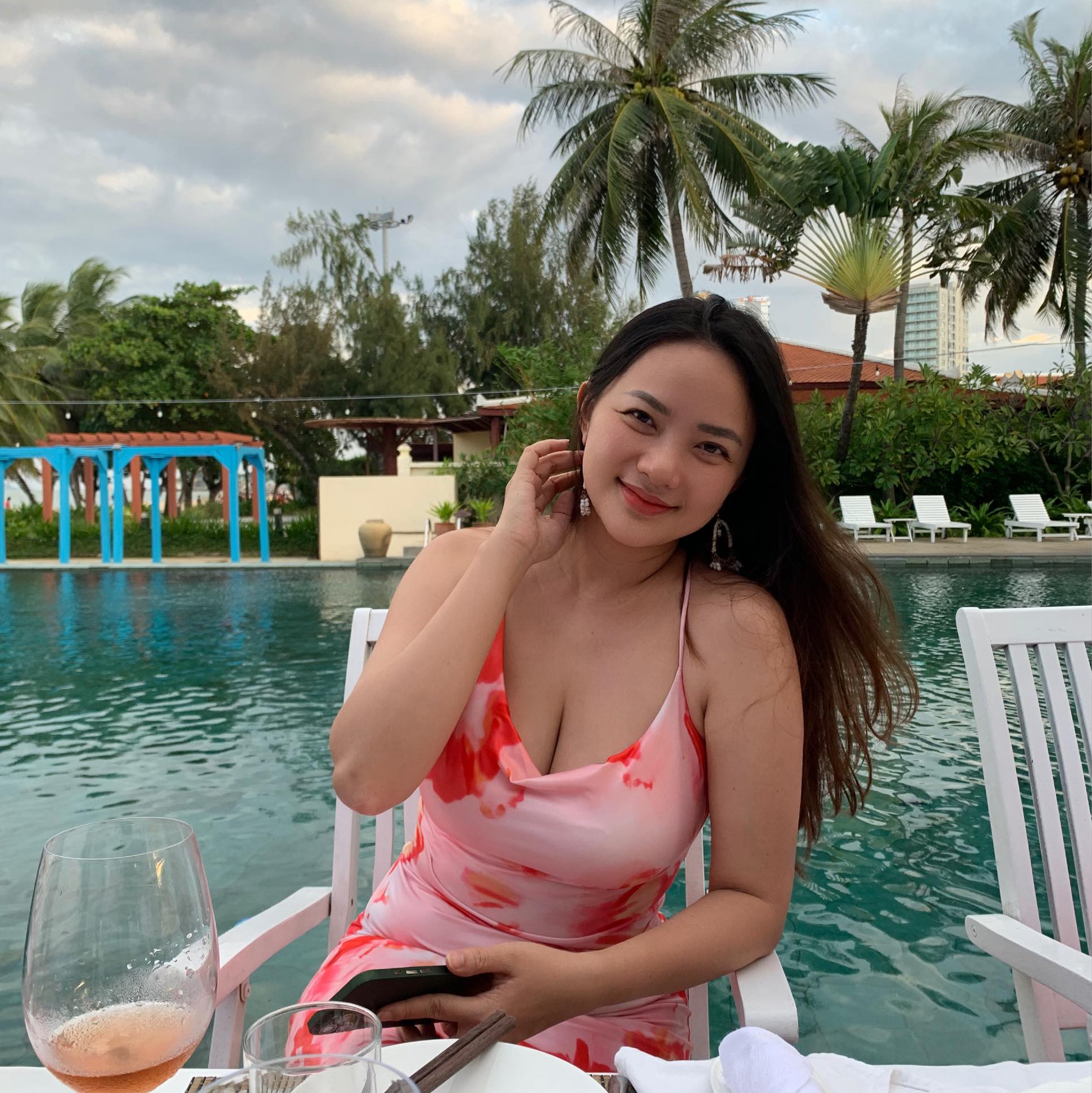 &#34;Chân dài miền Tây làm vợ 4 của đại gia trăm tỷ&#34; bất ngờ xuất hiện yêu kiều như thời hoàng kim - 3