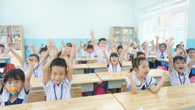 Học sinh lớp 1 trường Tiểu học Nguyễn Trực, quận 8. Ảnh: NGUYỄN QUYÊN