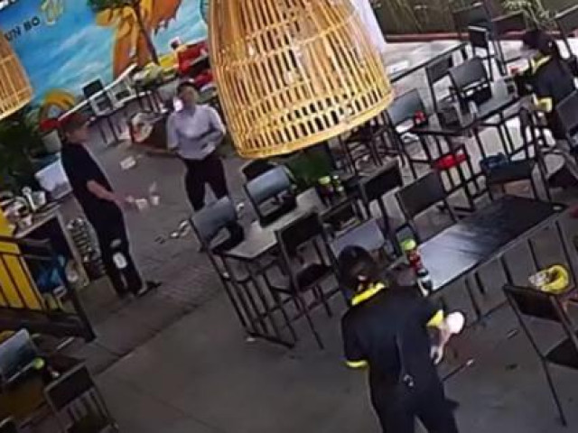 Tin tức trong ngày - Sở TN&amp;MT Đà Nẵng lên tiếng vụ "cán bộ ném tiền tung tóe trong quán ăn"