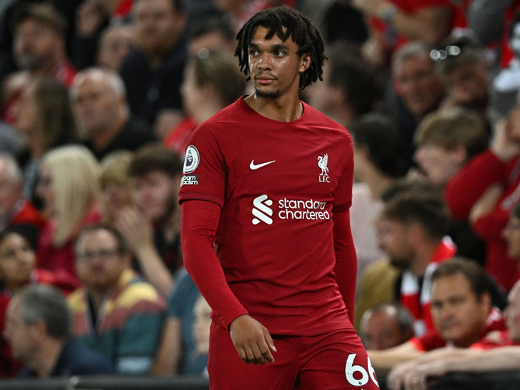 Bóng đá - Alexander Arnold lại hóa "thảm họa" ở Liverpool: Fan xin Klopp ngừng sử dụng