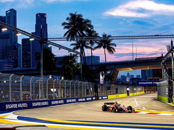 Đua xe F1, Singapore GP: Ferrari “tỏa sáng” dưới màn đêm, Mercedes mơ ”giải hạn”