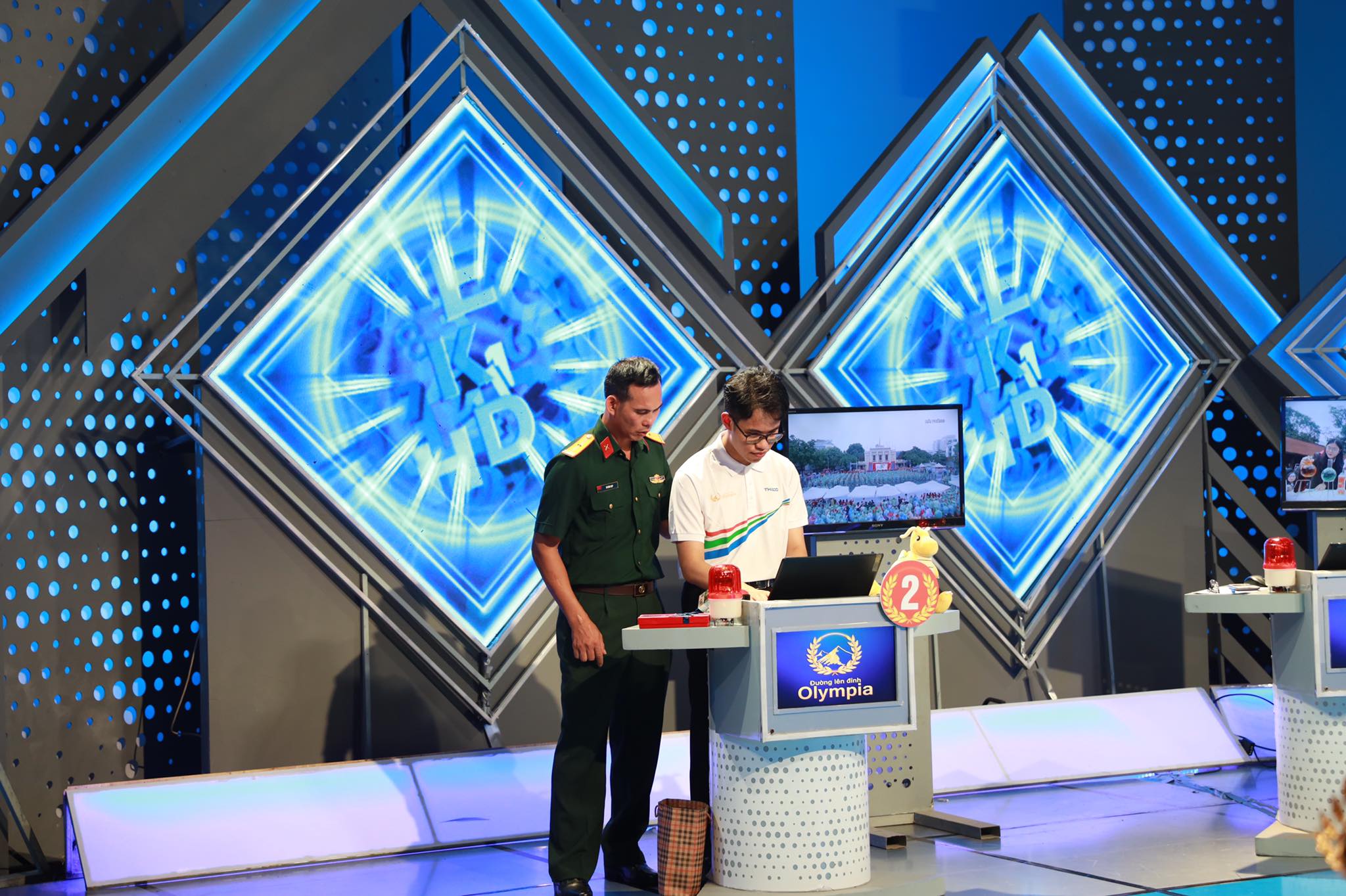 "Chàng trai quê lúa" nín thở giành nguyệt quế Đường lên đỉnh Olympia 2022 - 6