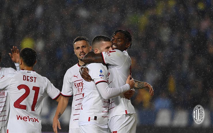 AC Milan giành chiến thắng quan trọng