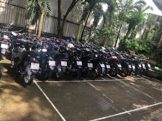 TP HCM: Công an đưa nhóm "Anh Em Team Đ.L" về trụ sở - 1