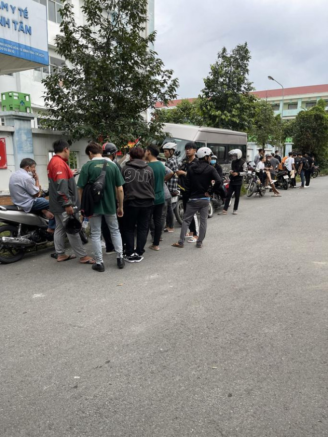 TP HCM: Công an đưa nhóm "Anh Em Team Đ.L" về trụ sở - 2