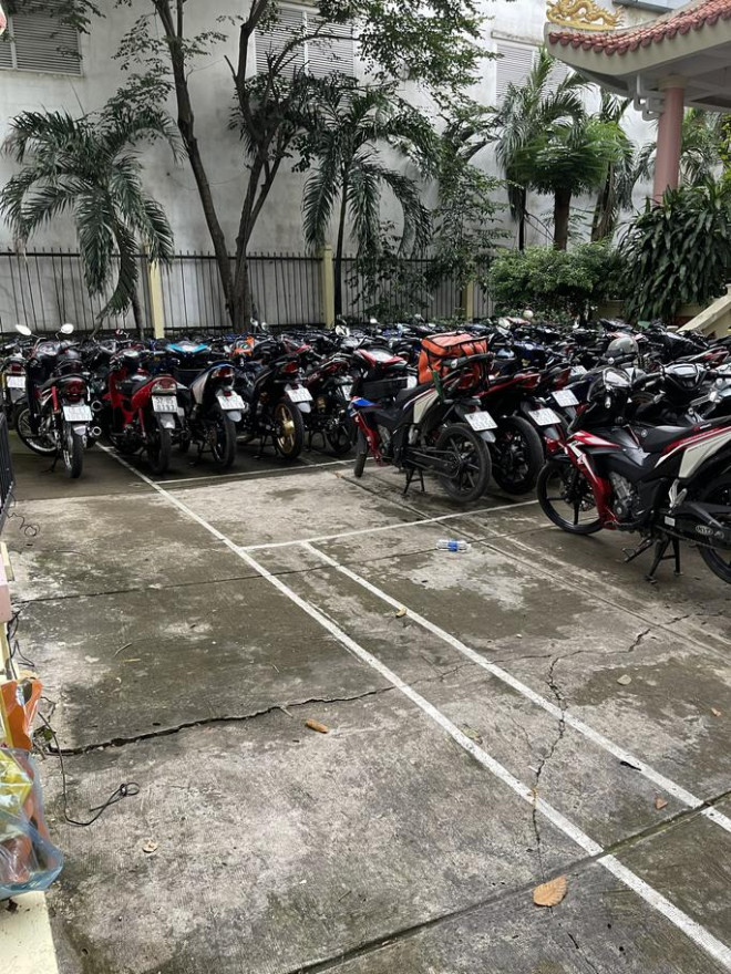 TP HCM: Công an đưa nhóm "Anh Em Team Đ.L" về trụ sở - 3