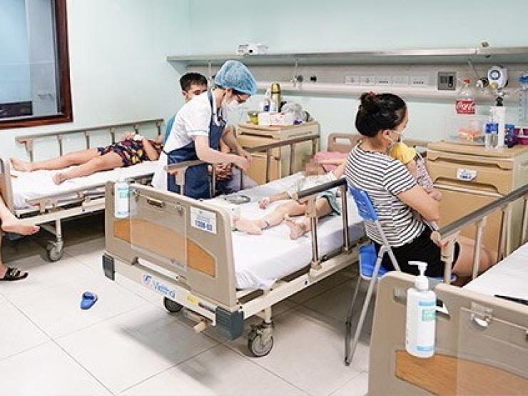 Chuyên gia đầu ngành nói gì về việc cứ thấy con ho, sốt là bố mẹ đưa đi xét nghiệm Adenovirus?