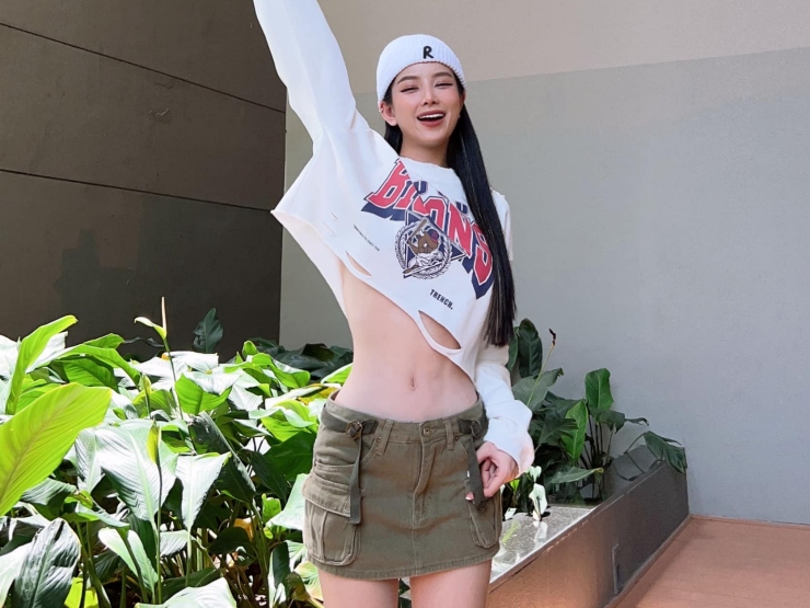 Thời trang - Kiểu mặc không sợ "lạnh bụng" của Hoa khôi DJ Đà Nẵng, ngắm hoài không chán