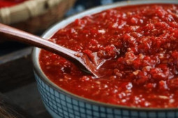 Hướng dẫn tự làm tương ớt tại nhà, cay và ngon, ăn cả năm không hỏng