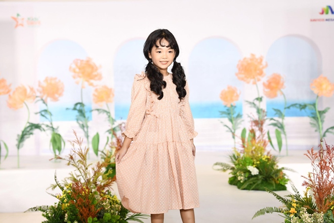 Gần 200 mẫu nhí hào hứng hội tụ ở show "Nắng thu 2022" - 6