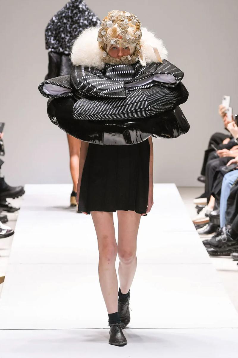 Rei Kawakubo đẹp thầm lặng mà táo bạo với bộ sưu tập mới nhất - 8