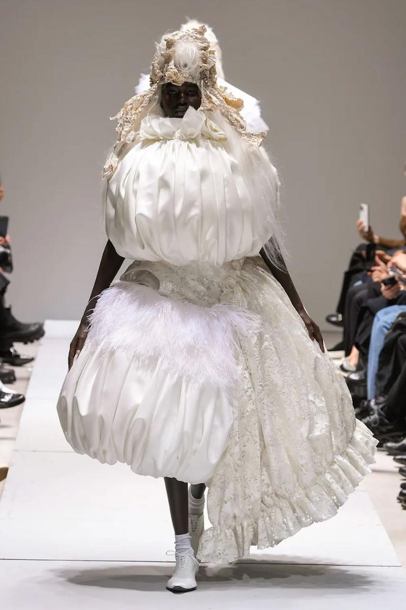 Rei Kawakubo đẹp thầm lặng mà táo bạo với bộ sưu tập mới nhất - 5