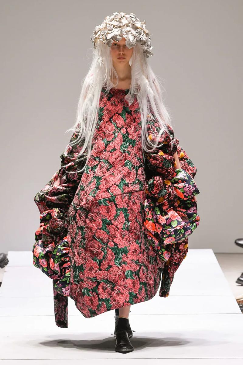 Rei Kawakubo đẹp thầm lặng mà táo bạo với bộ sưu tập mới nhất - 3