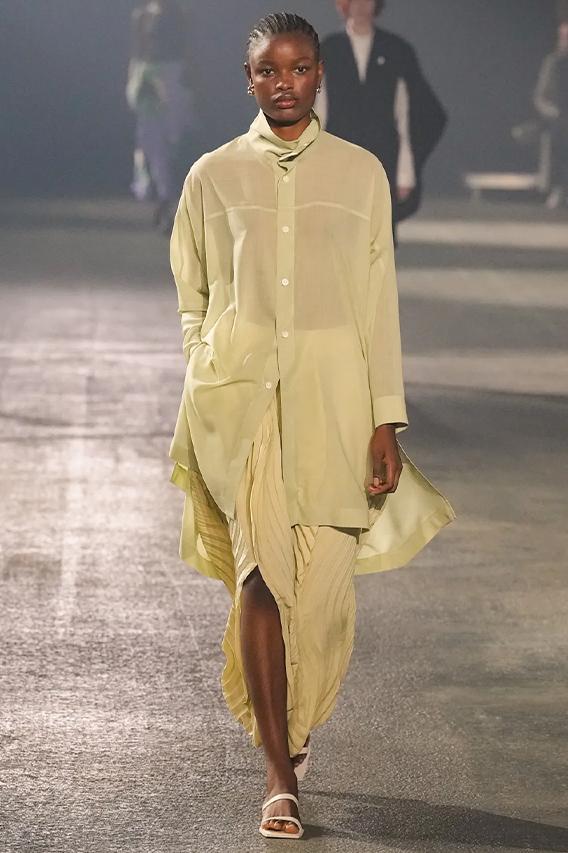 Issey Miyake tri ân nhà thiết kế quá cố trong Tuần lễ thời trang Paris - 8