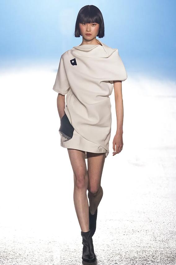 Issey Miyake tri ân nhà thiết kế quá cố trong Tuần lễ thời trang Paris - 2