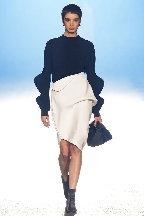 Issey Miyake tri ân nhà thiết kế quá cố trong Tuần lễ thời trang Paris - 3